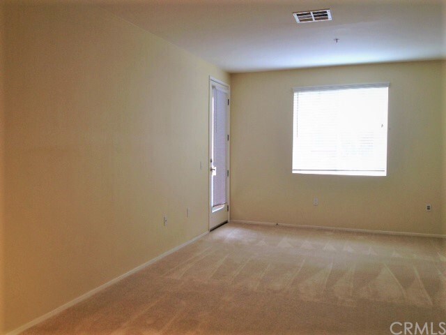 Building Photo - 1210 SCHOLARSHIP-