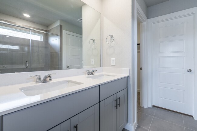 Building Photo - 18615 Century Pne Ln