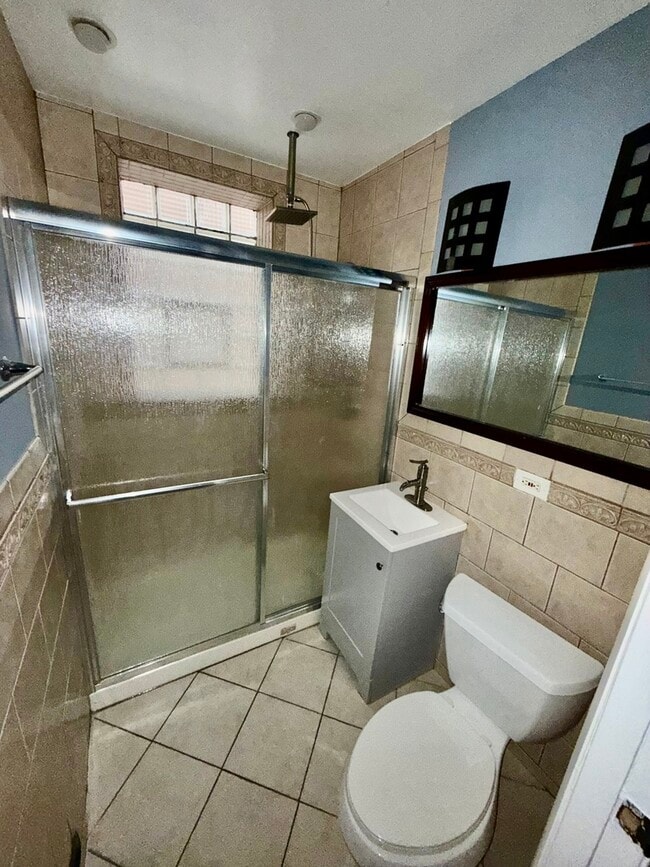 Building Photo - 1741 N Mayfield Ave