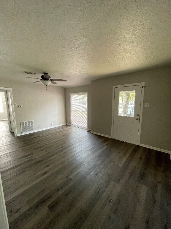 Building Photo - 606 Marshall St