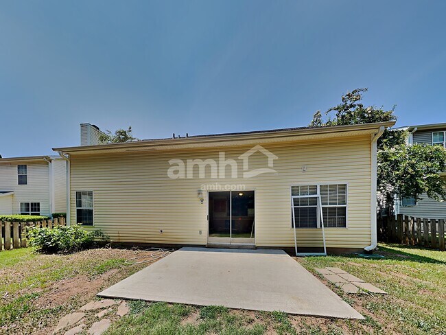 Building Photo - 103 Hawkesbury Rd