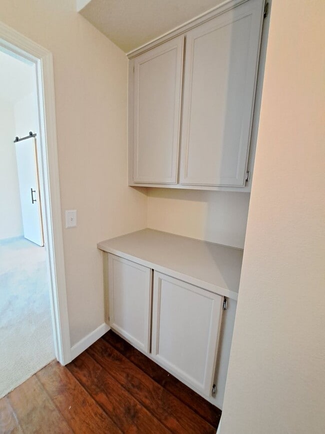 Building Photo - 354 Bradley Dr