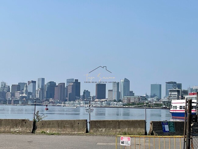 Building Photo - 26 Pembroke St