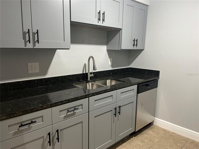Building Photo - 9105 Tudor Dr