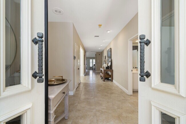 Building Photo - 44825 Guadalupe Dr