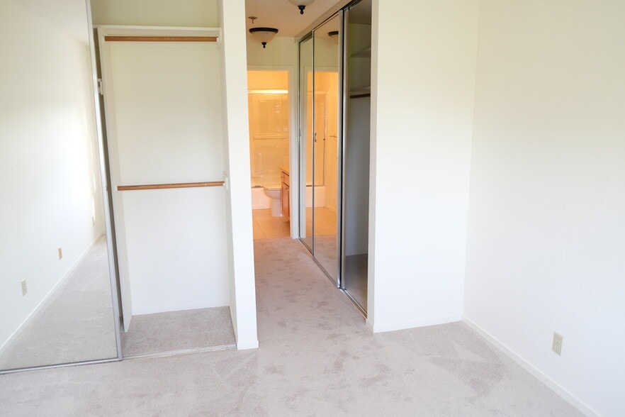 Master bedrooms have 2 closets. Well lit - 300 Murchison Dr, #202