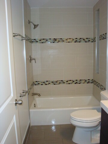 Bathroom - 2800 W Logan Blvd