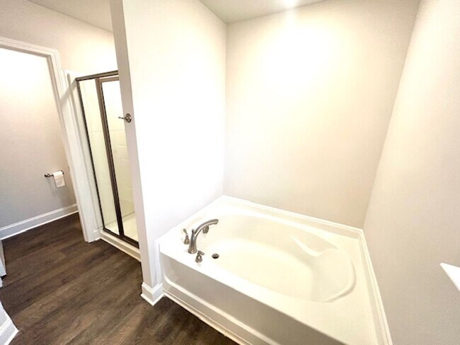 Building Photo - Beautiful 4 Bedroom 2 Bath Home! $300 OFF ...