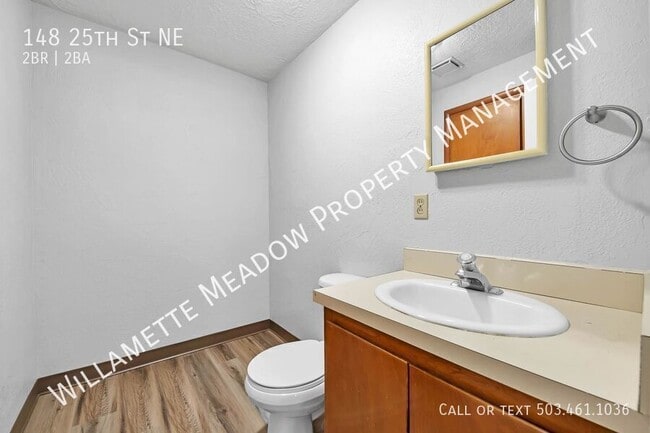 Building Photo - 148 25th St NE
