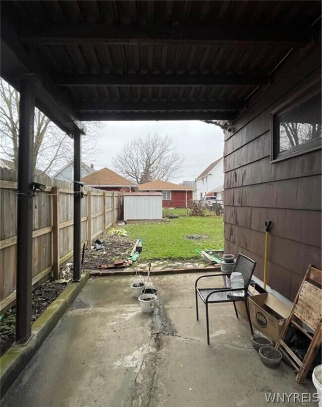 Building Photo - 226 Longnecker St