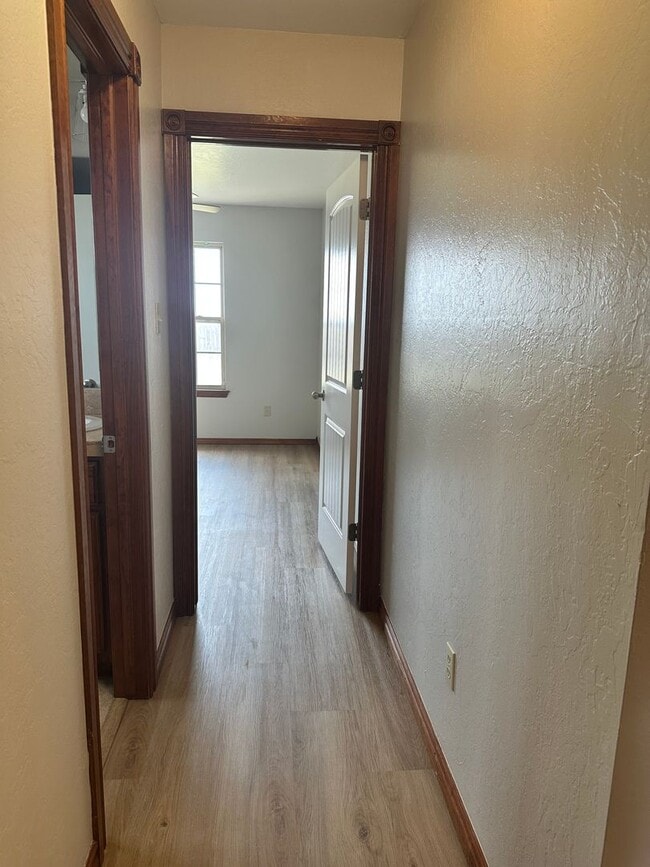 Building Photo - Great Home located in Dove Creek!$250.00 o...