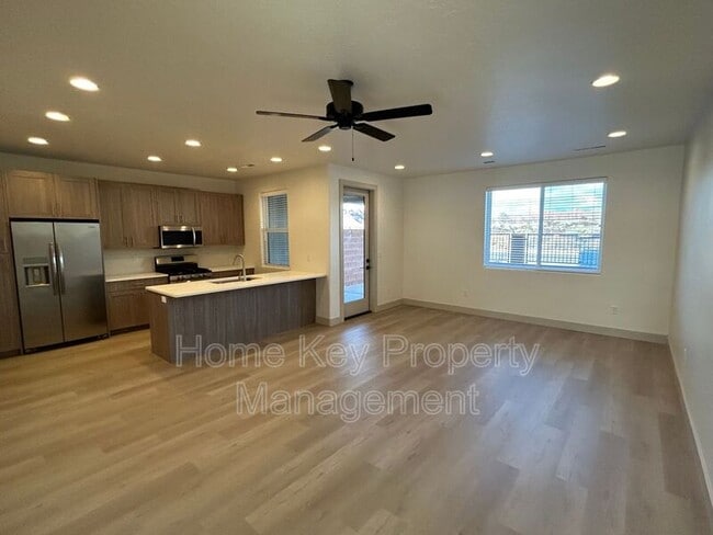 Building Photo - 960 Heritage Dr