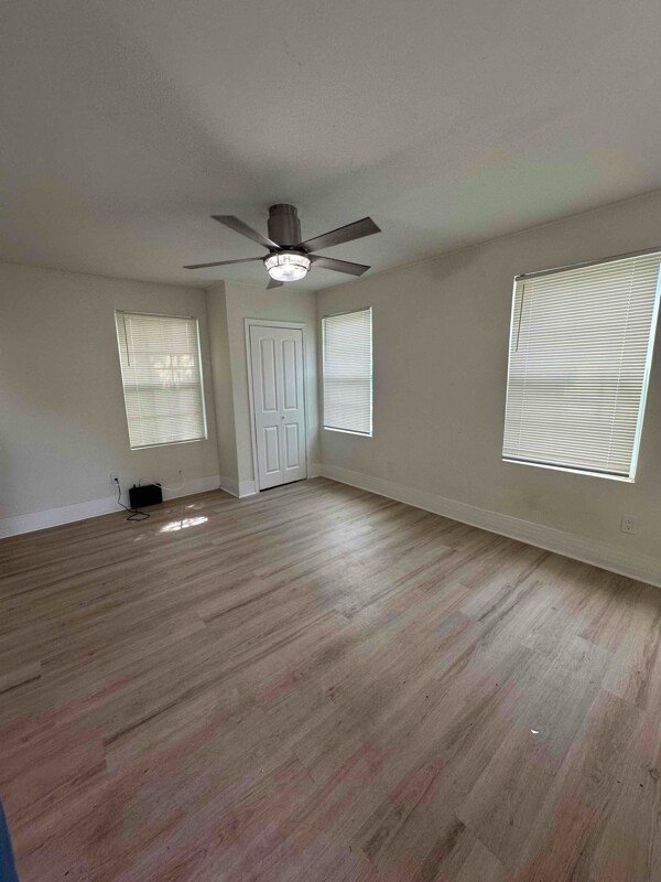 Building Photo - 609 Villa Crest Ave