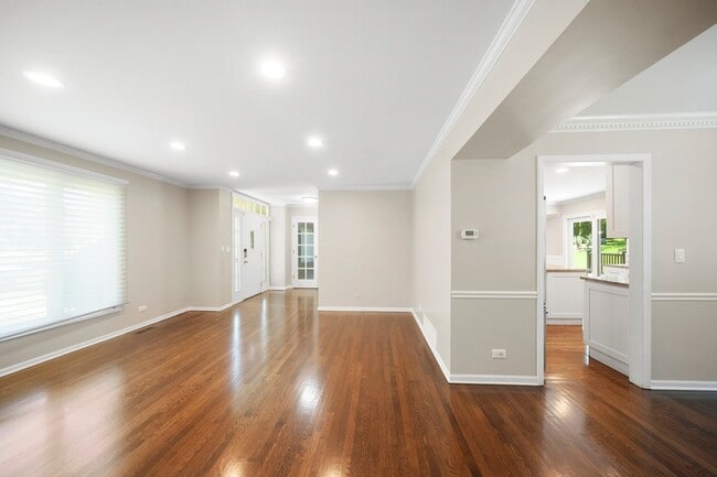 Building Photo - 310 Chesterfield Ln