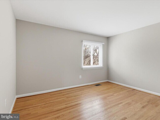 Building Photo - 1426 Yellowwood Ct