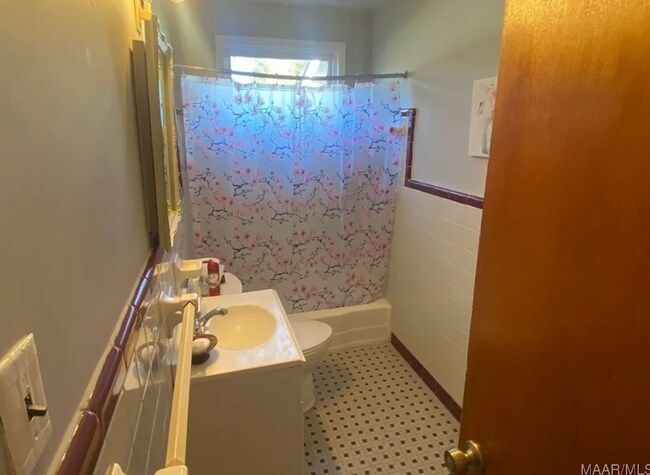 Building Photo - 1394 Avalon Ln