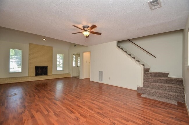 Building Photo - 4811 Wind Chimes Dr