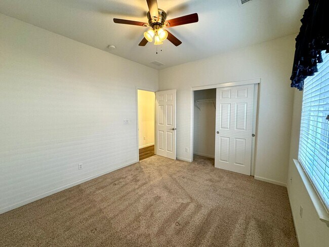 Building Photo - 2065 Red Willow Dr