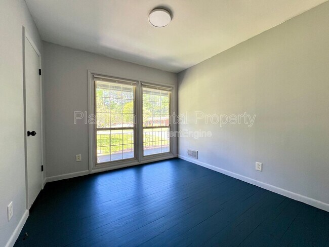Building Photo - 2170 Beech Valley Dr