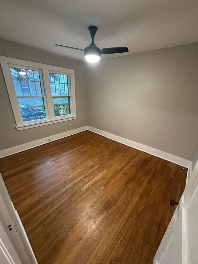 Building Photo - $1919 | 2BR/1BA | Cute Dog Friendly Home near Patty Jewett Golf Course