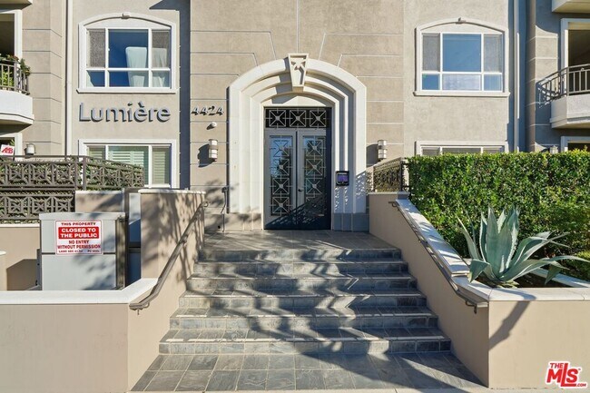 Building Photo - 4424 Whitsett Ave