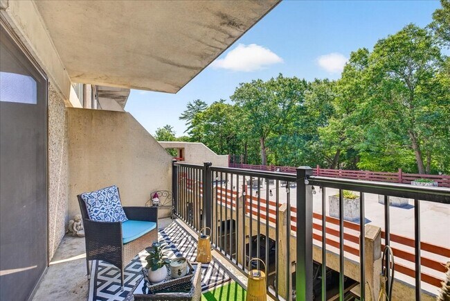 Building Photo - 55 Tall Oaks Dr