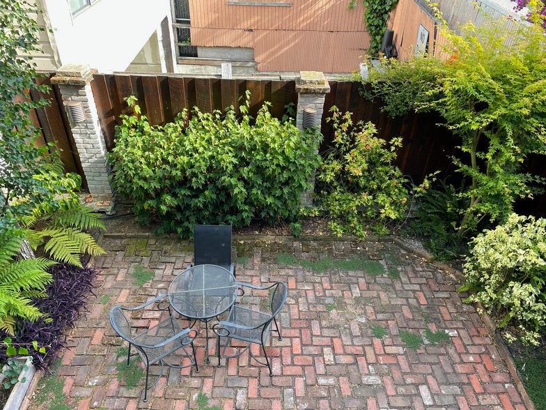 Building Photo - 421 Duboce Ave
