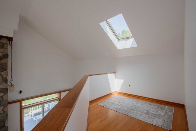 Building Photo - 74 Clinton Pl