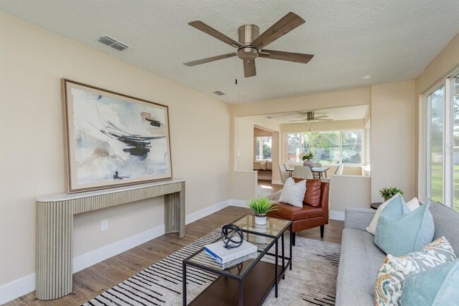 Building Photo - 2480 Del Rio Way