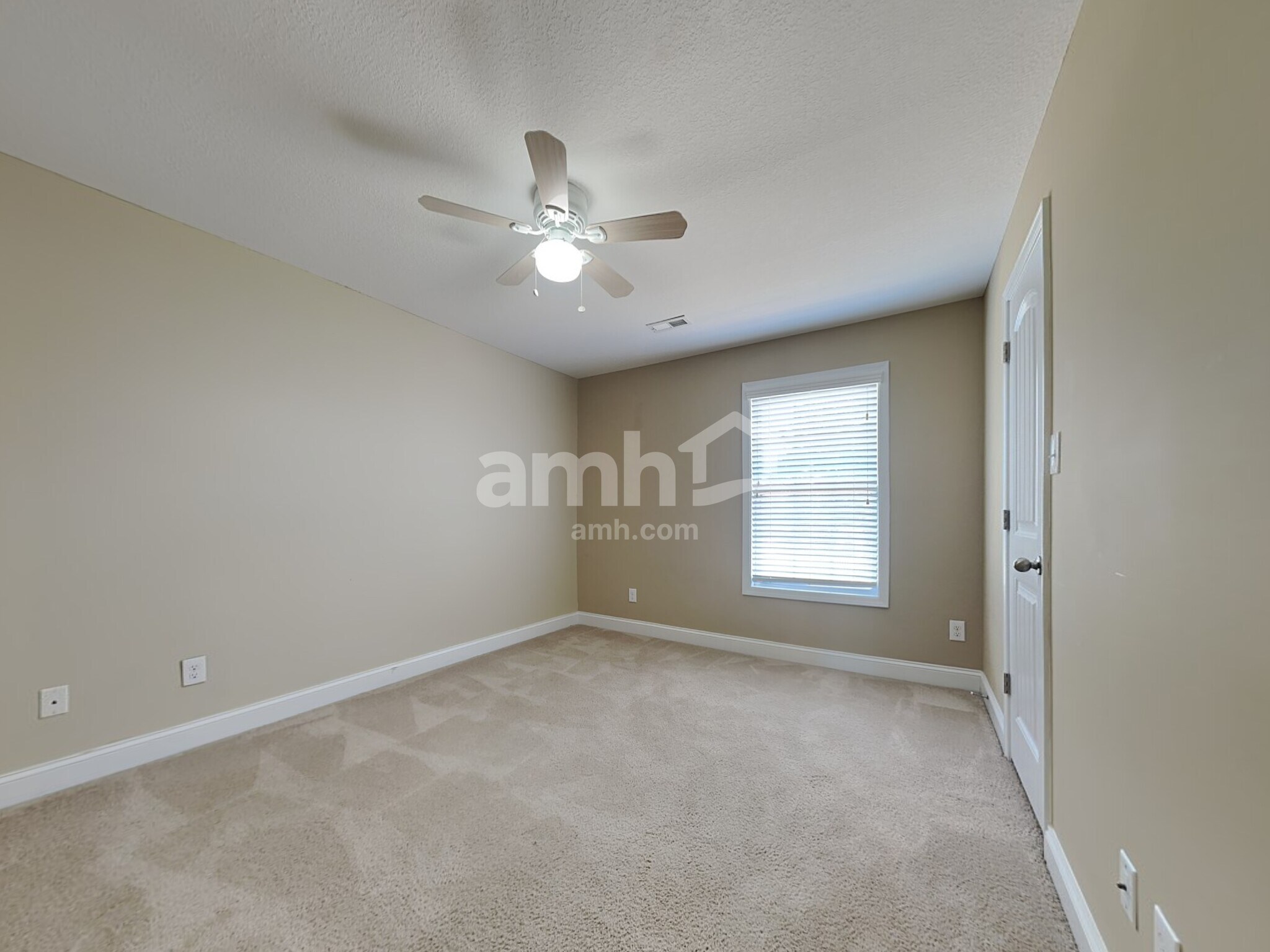 Building Photo - 4721 Dawn Oaks Ln