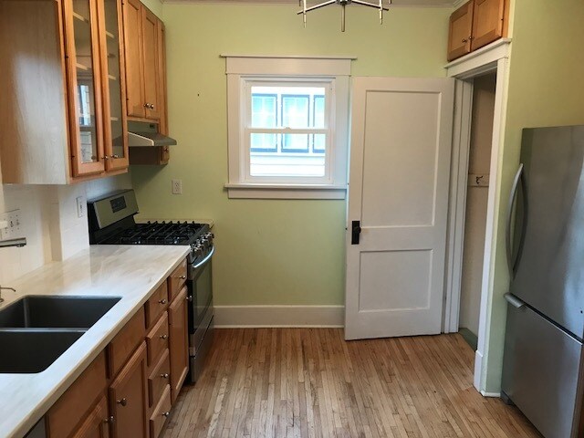 Building Photo - 423 Melrose Ct