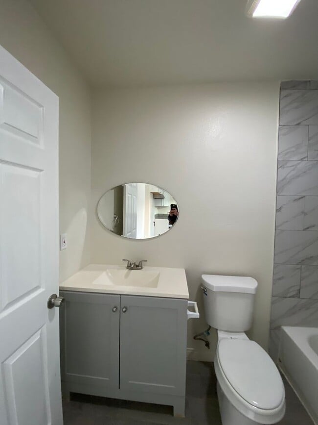 Building Photo - Charming 2 BD 1 BA House in Central SW Bakersfield