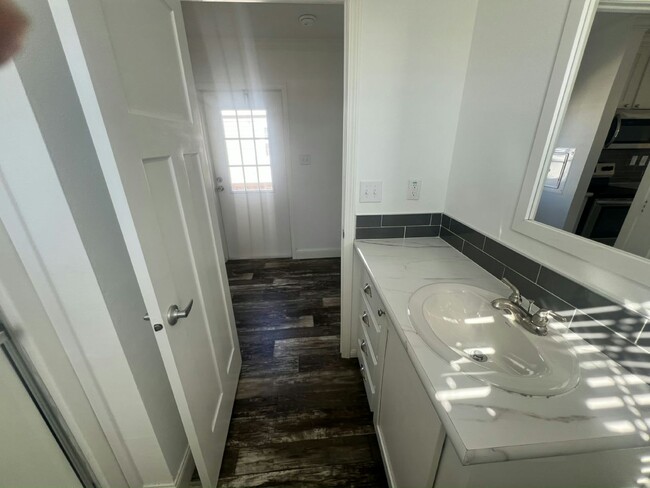 Building Photo - 40 Betty Dr