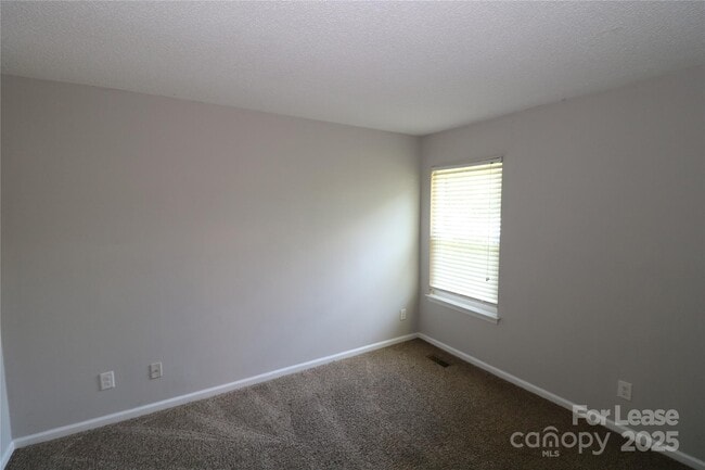 Building Photo - 7130 Lanark Ct