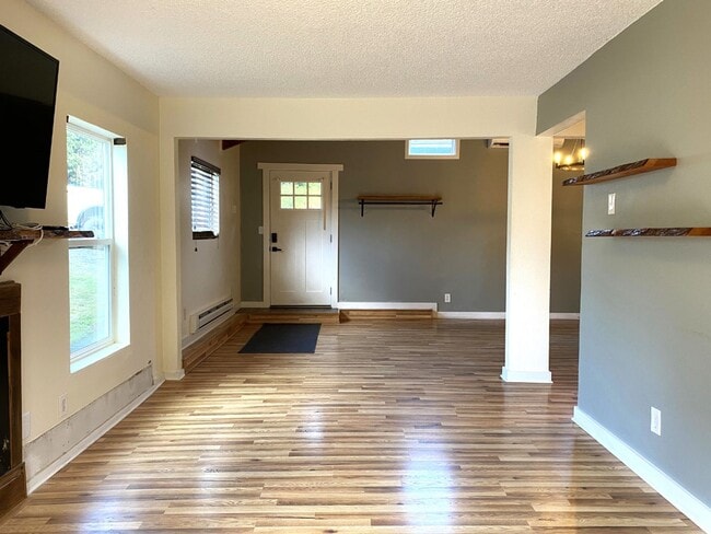 Building Photo - Serene Simplicity - Northwest Style