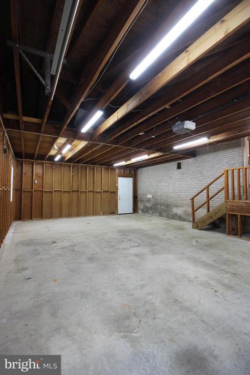 Building Photo - 6211 Duntley Ct