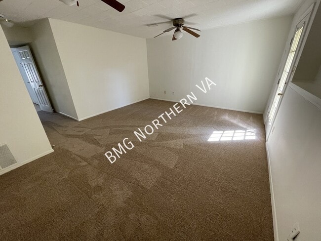 Building Photo - 865 Tall Oaks Square