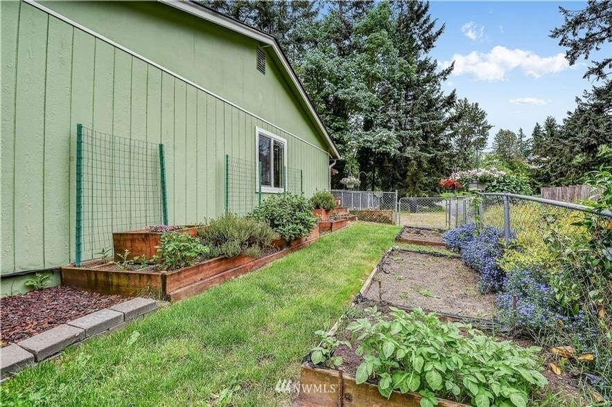 Building Photo - 19670 SE 259th St