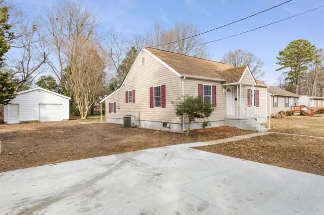 Building Photo - Charming Remodeled Home for Rent!