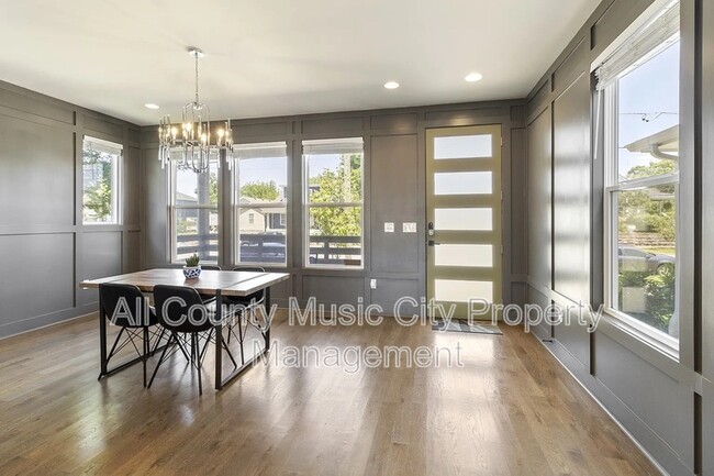 Building Photo - 1507B 14th Ave N