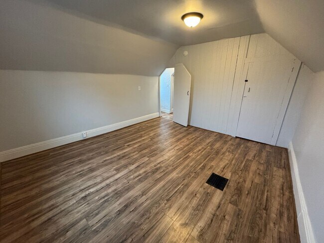 Building Photo - Charming 5BR Home in the Heart of Pittsbur...