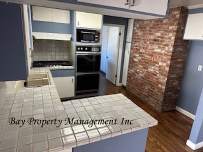 Building Photo - Bring your pets! Beautiful home in South Salinas - Coming Soon!