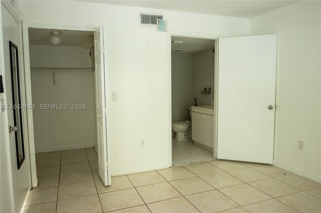 Building Photo - 1240 SE 31st Ct