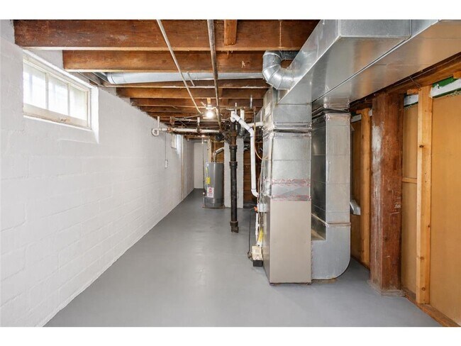 Building Photo - 3754 Dupont Ave N