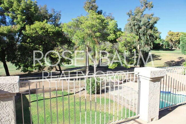 Building Photo - Gorgeous 5-bedrooms, 3-baths home in Super...