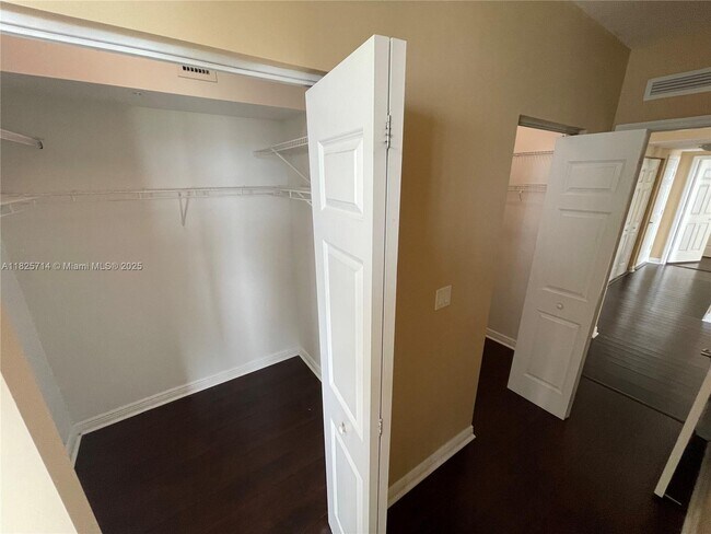 Building Photo - 1755 E Hallandale Beach Blvd