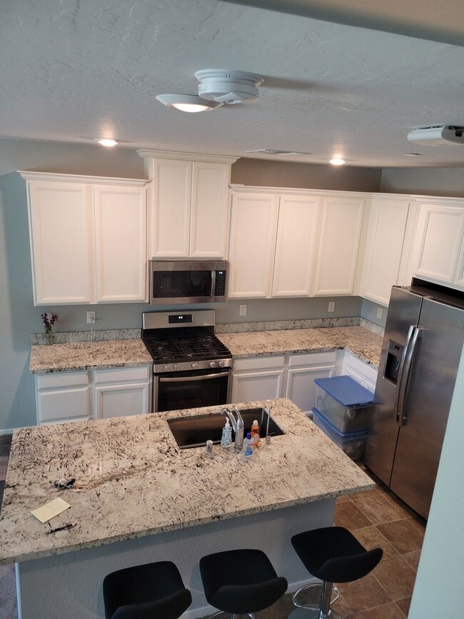 Building Photo - Beautiful 2 story with Roof Top Deck