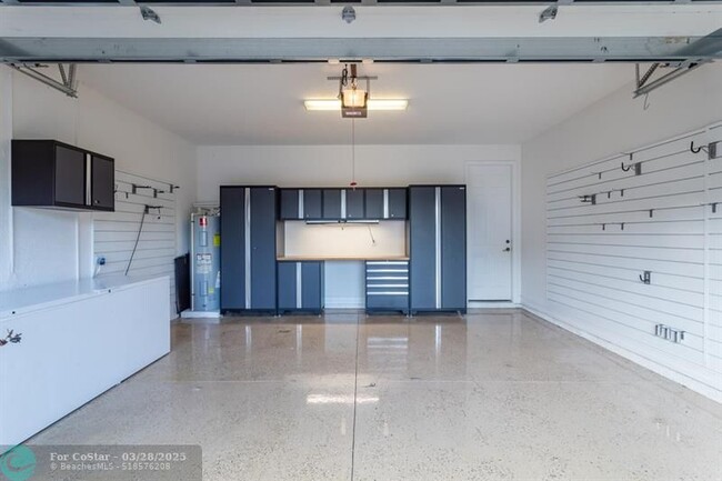 Building Photo - 8127 Rainforest Jasper Ln