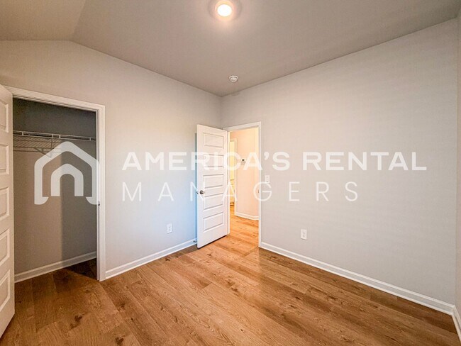 Building Photo - 4032 River Bend Rd