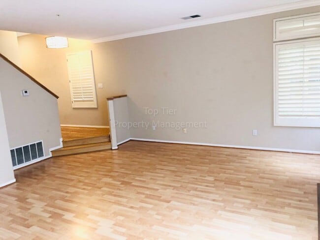 Building Photo - Beautiful 4 Bd/2.5 Ba, 1806 sf single-family house in Walnut Creek available now!